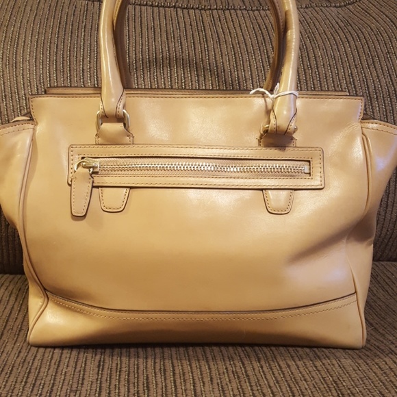 SOLD OFF SITE - Picture 2 of 8